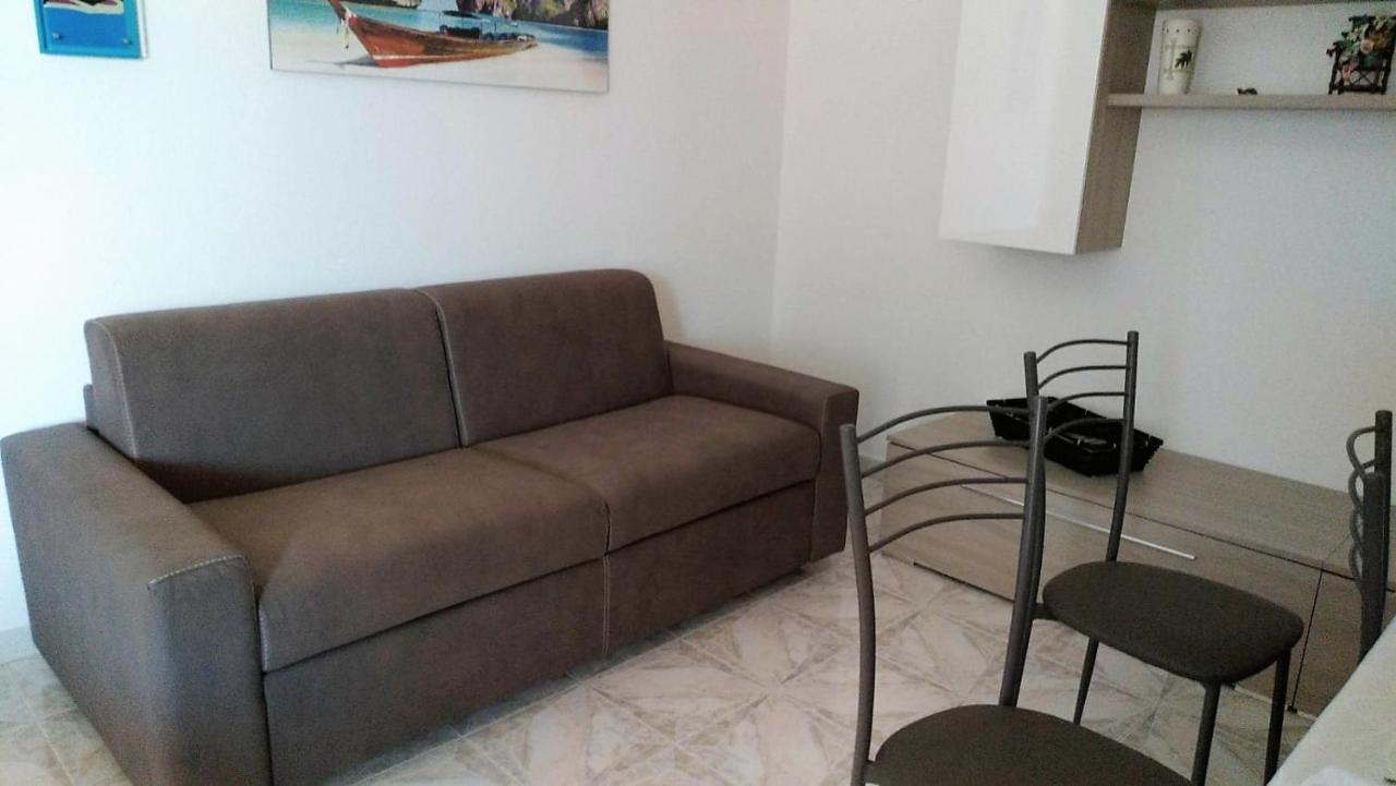 Casa Dolce Hibiscus Lägenhet Olbia Exteriör bild