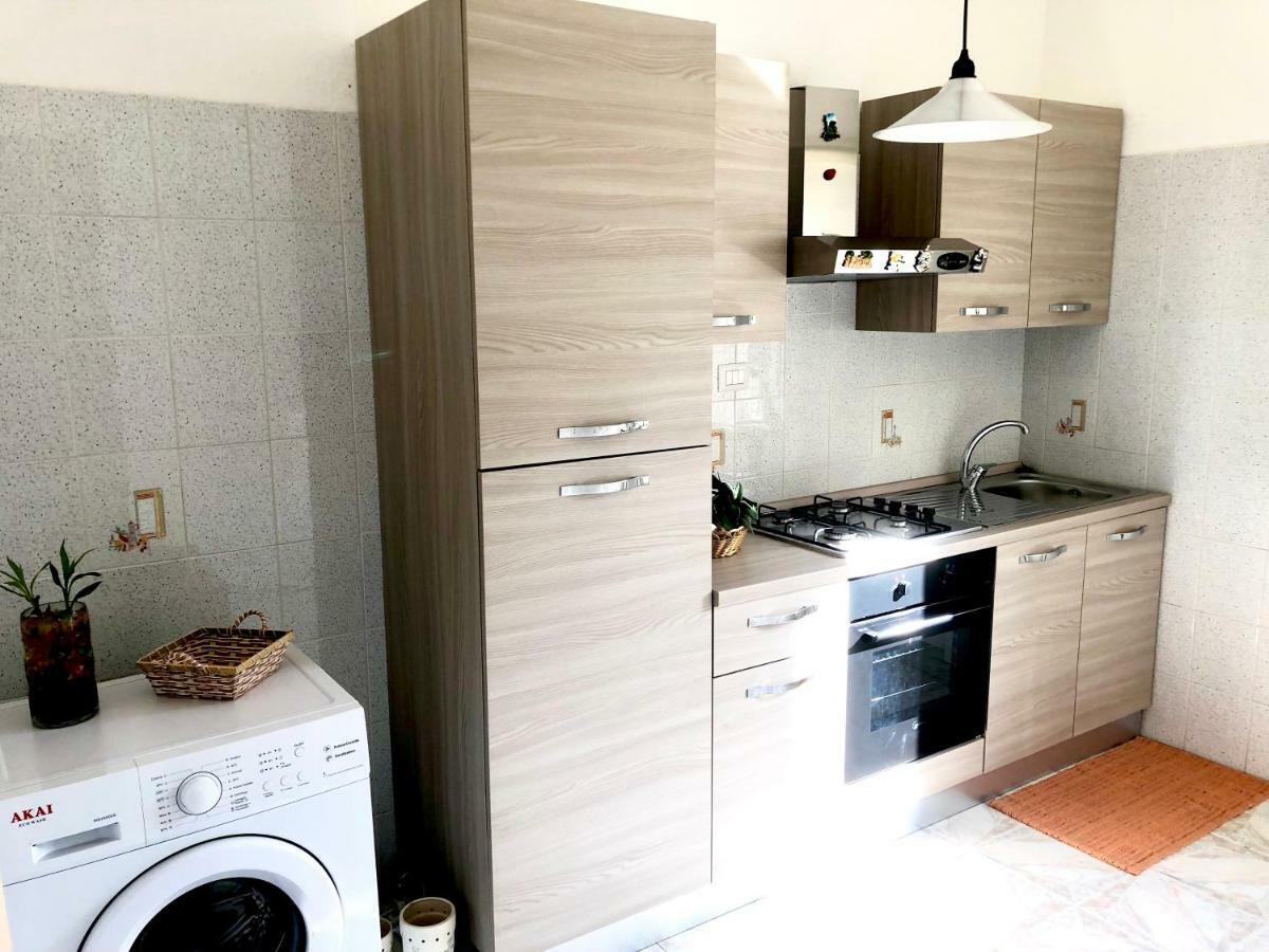 Casa Dolce Hibiscus Lägenhet Olbia Exteriör bild