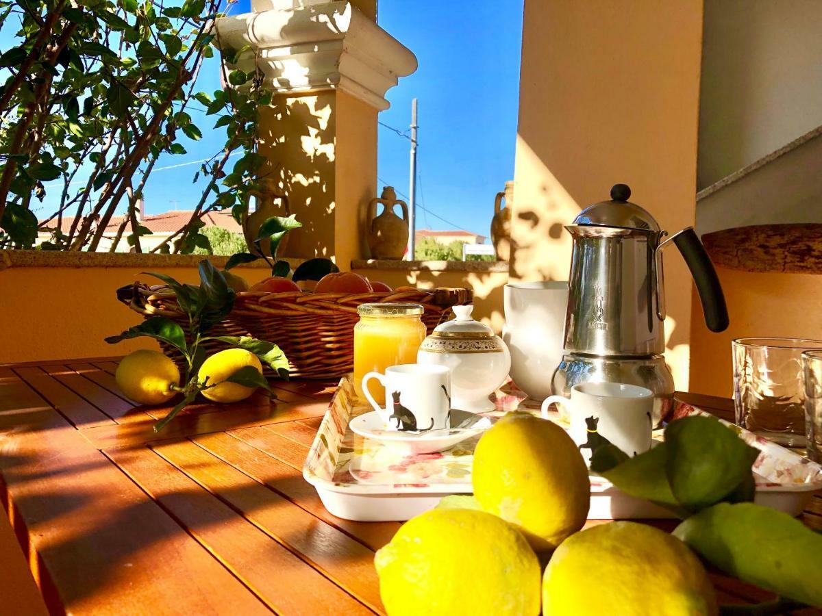 Casa Dolce Hibiscus Lägenhet Olbia Exteriör bild