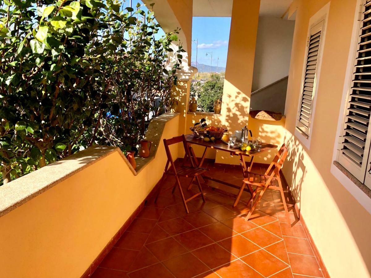 Casa Dolce Hibiscus Lägenhet Olbia Exteriör bild