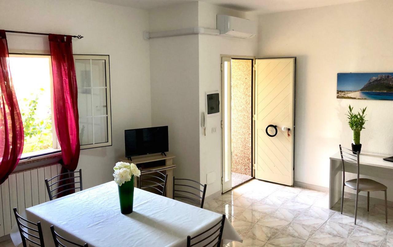 Casa Dolce Hibiscus Lägenhet Olbia Exteriör bild