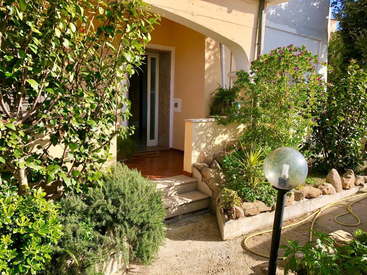 Casa Dolce Hibiscus Lägenhet Olbia Exteriör bild