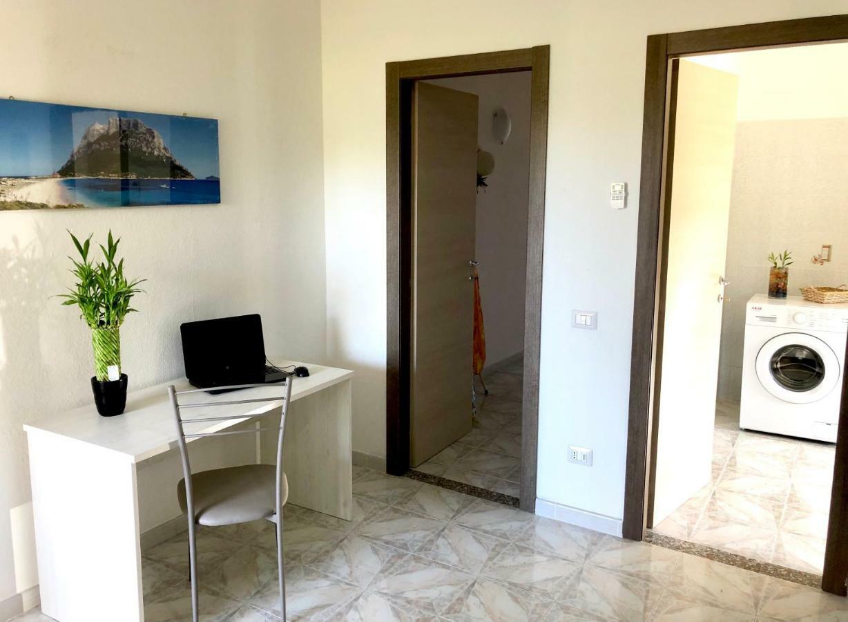 Casa Dolce Hibiscus Lägenhet Olbia Exteriör bild